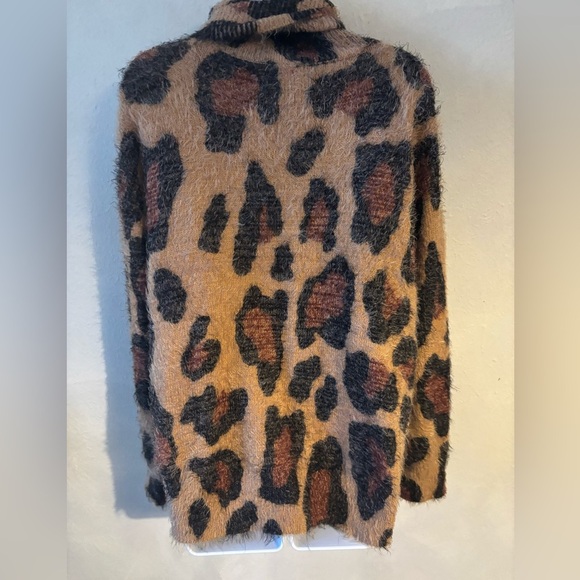 Show Me Your Mumu Women's Cheetah Fever Sweater - Picture 5 of 7